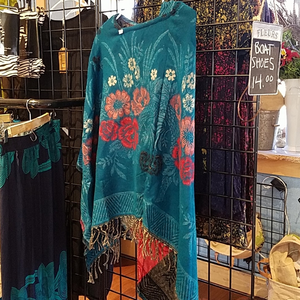 Women's hooded poncho